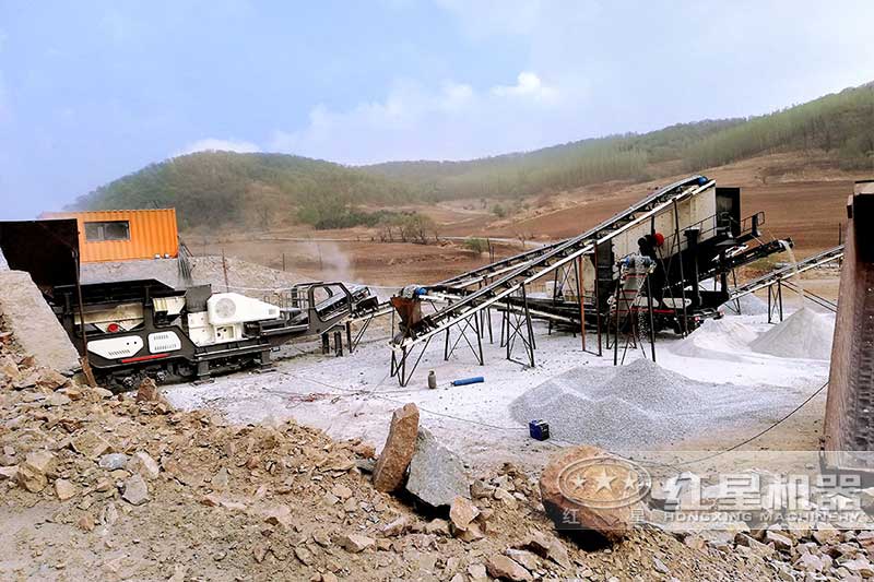 青石移动磕石机现场实拍 青石移动磕石机现场实拍