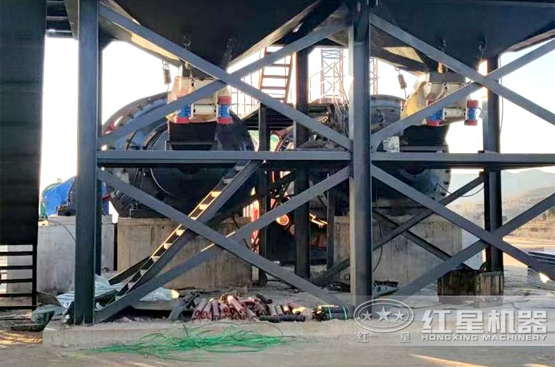 生产300吨球磨机现场 生产300吨球磨机现场