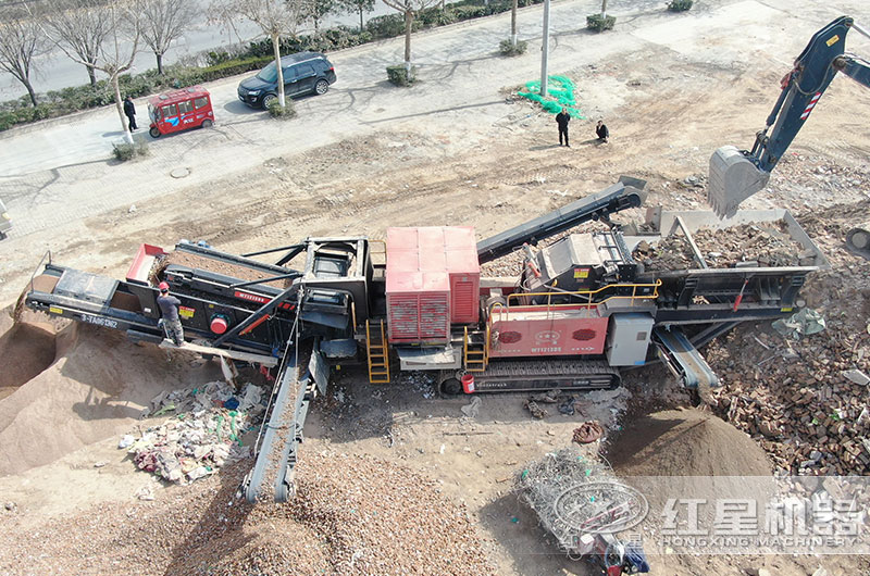 建筑垃圾移动破碎现场