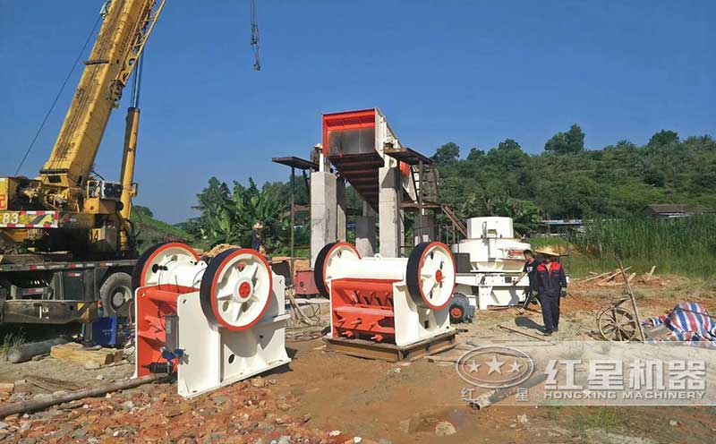 小型颚式破碎机现场 小型颚式破碎机现场