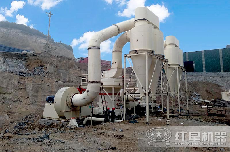 膨润土雷蒙磨粉机现场实拍 膨润土雷蒙磨粉机现场实拍
