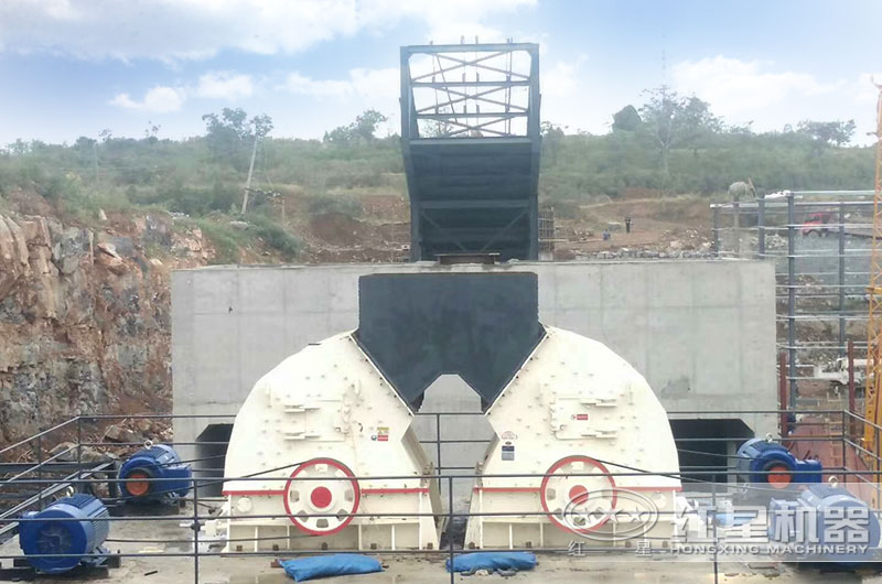 两台PCZ1720破碎机现场 两台PCZ1720破碎机现场