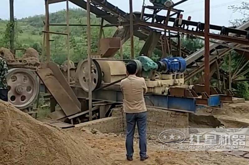 对辊制砂机现场 对辊制砂机现场
