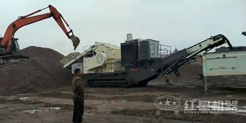 履带移动式细碎机现场 履带移动式细碎机现场