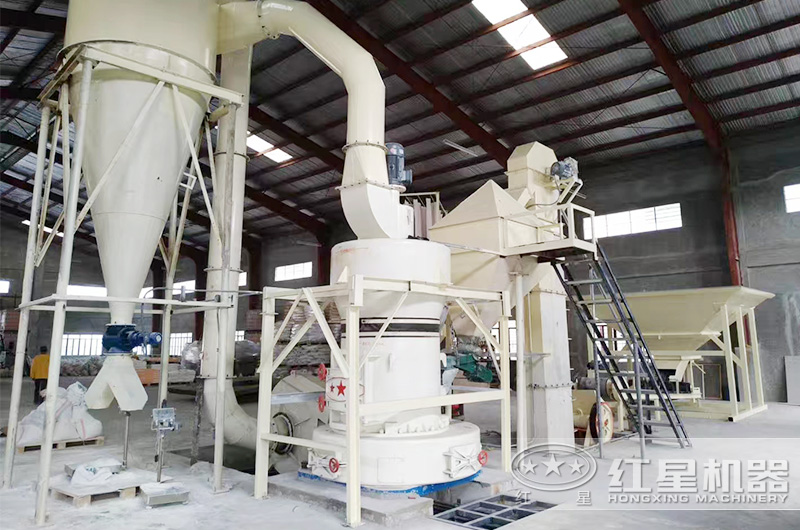 石粉雷蒙磨工作现场 石粉雷蒙磨工作现场