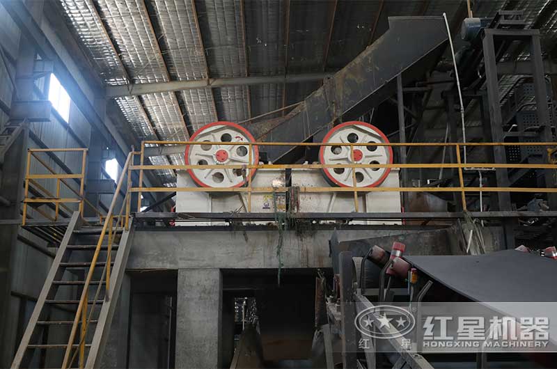 PEX150x750鄂式破碎机现场 PEX150x750鄂式破碎机现场