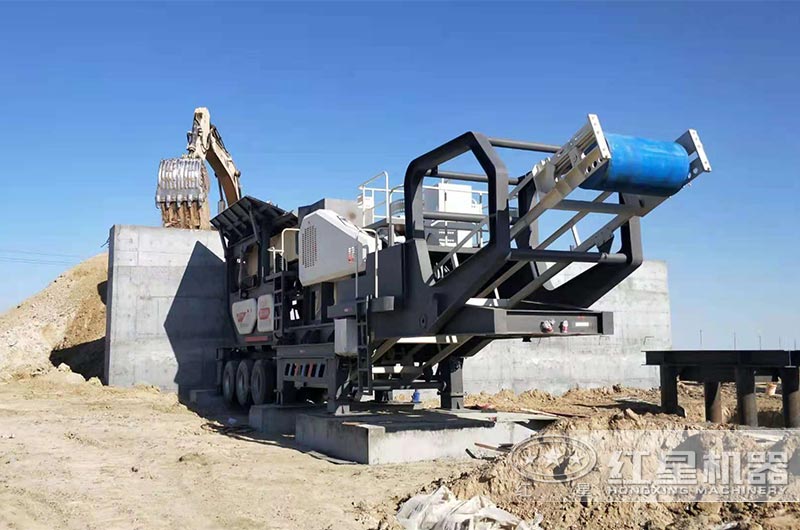 移动式破碎机现场占地面积很小 移动式破碎机现场占地面积很小