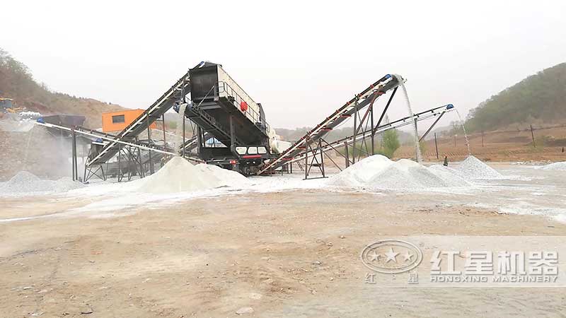 白云石破碎机现场 白云石破碎机现场
