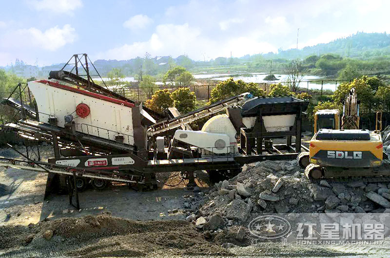 移动锤破机作业现场 移动锤破机作业现场