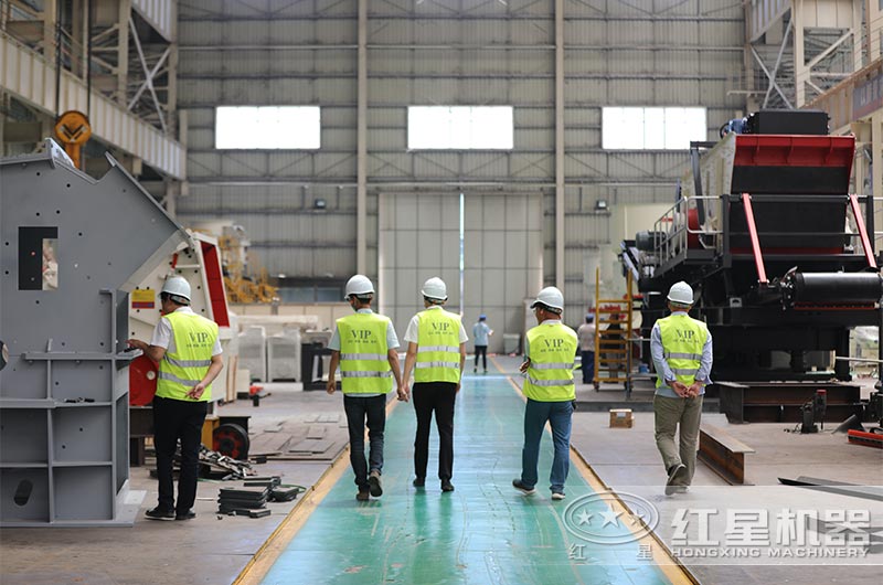 客户参观红星机器加工车间 客户参观红星机器加工车间