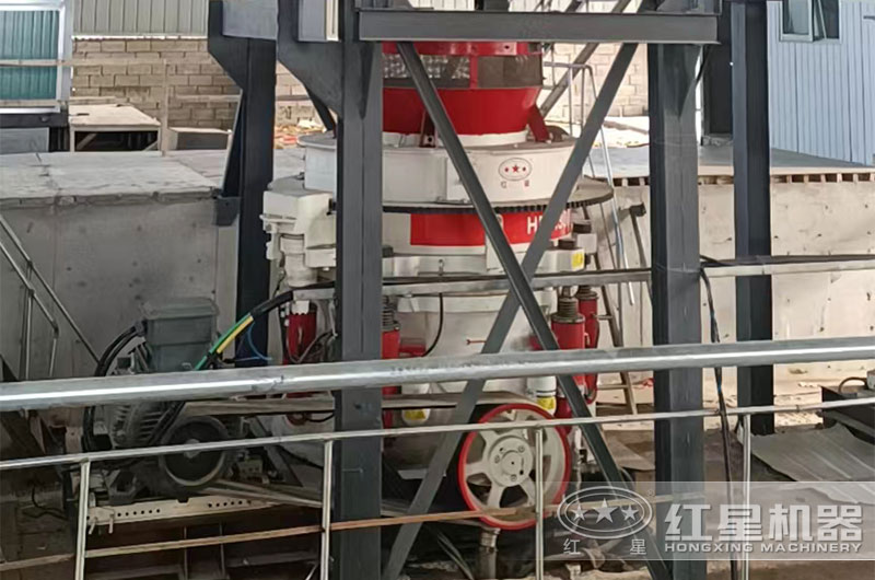 圆锥破碎机现场 圆锥破碎机现场