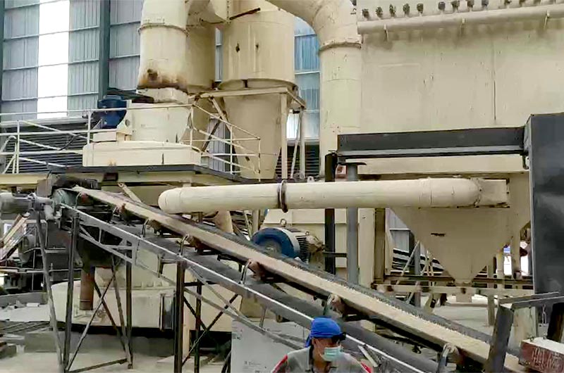 雷蒙磨环保磨粉车间 雷蒙磨环保磨粉车间