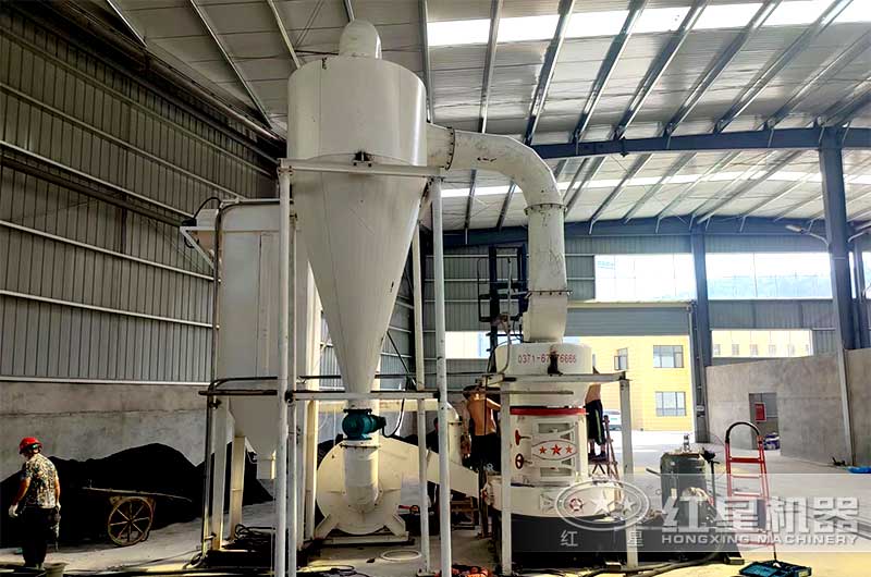雷蒙磨粉机研磨安装现场 雷蒙磨粉机研磨安装现场