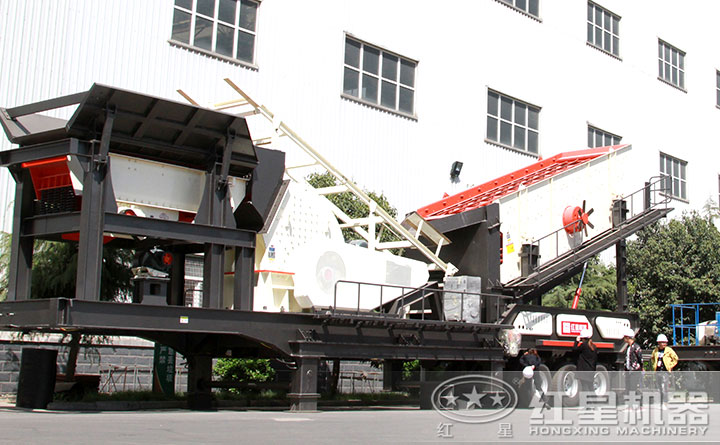 客户对红星四合一移动破进行了现场参观、考察