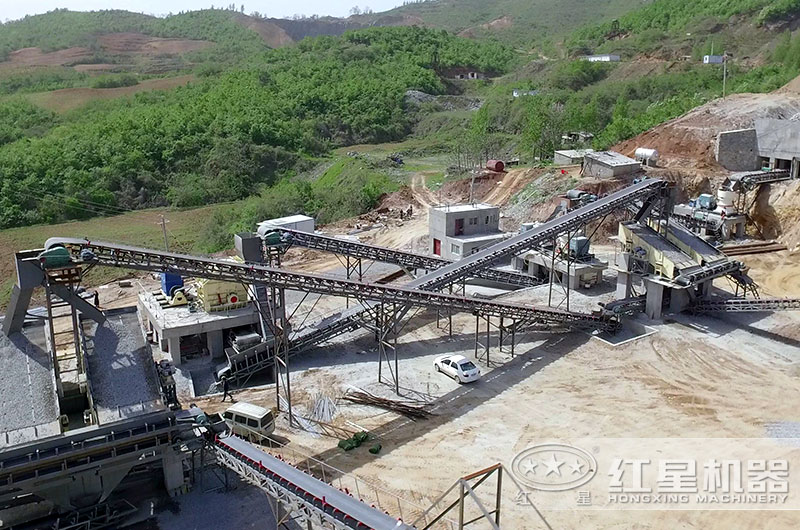 南阳生产现场，根据产量搭配生产线设备