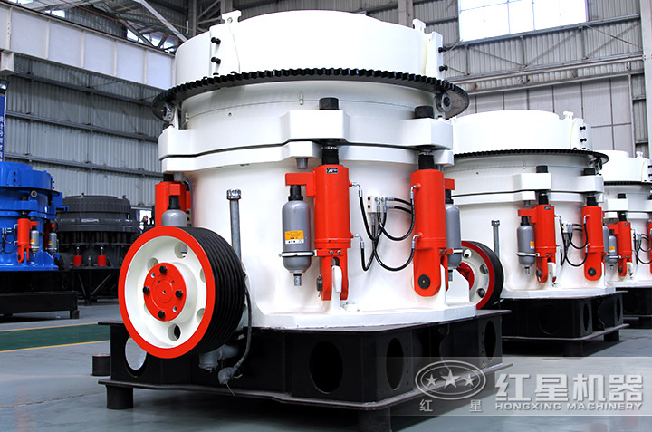 圆锥破碎机实拍图，运行平稳 后期维护成本低